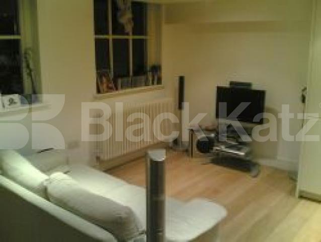 			NEW INSTRUCTION & MUST SEE !!!!, 1 Bedroom, 1 bath, 1 reception Flat			 Tottenham Road, DE BEAUVOR TOWN N1